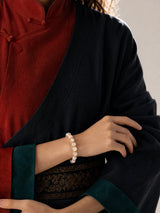 14k-gold-filled-agate-link-bracelet-model-a-outfit-a-fashion-02