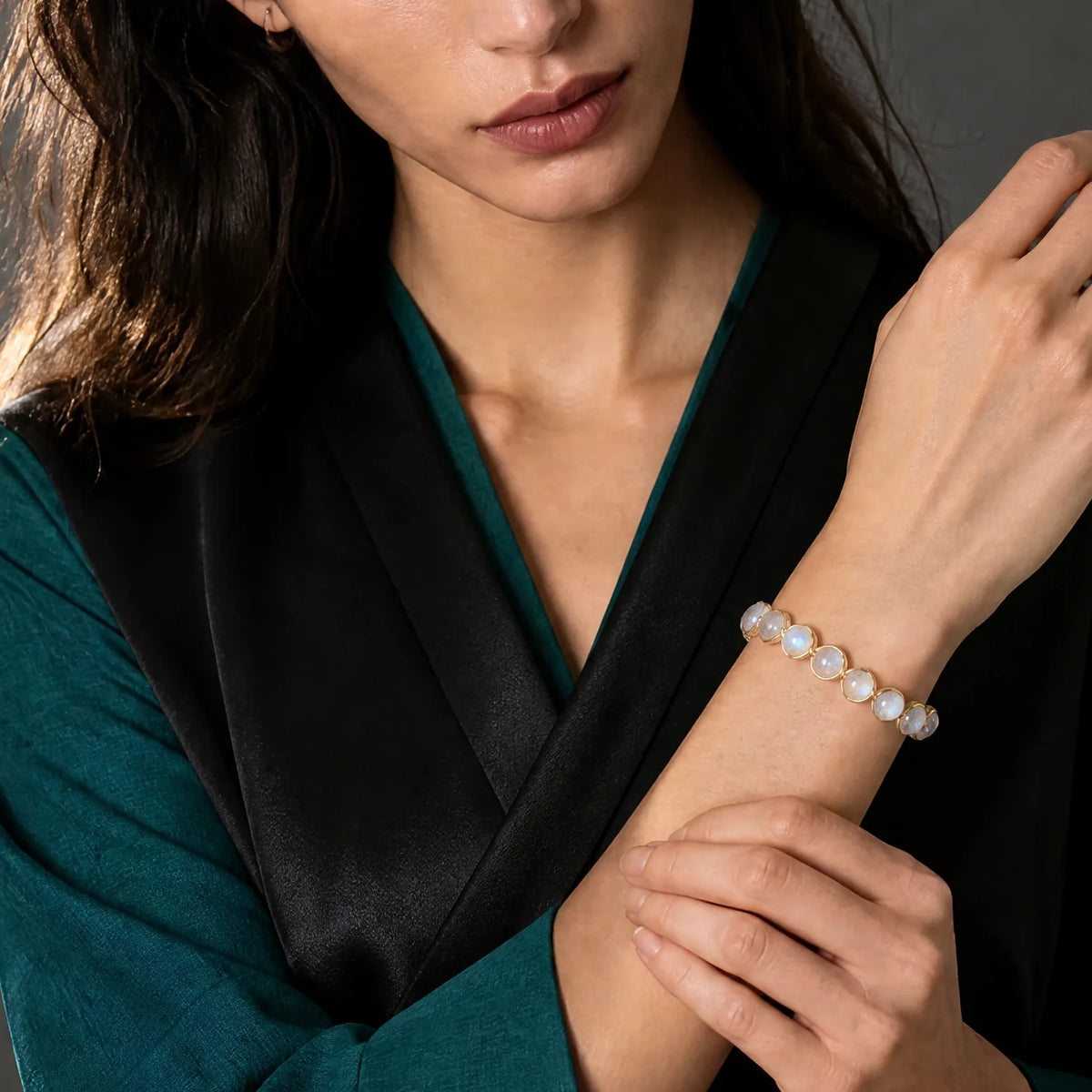 14k-gold-filled-blue-flash-moonstone-bracelet-model-b-outfit-b-fashion-03