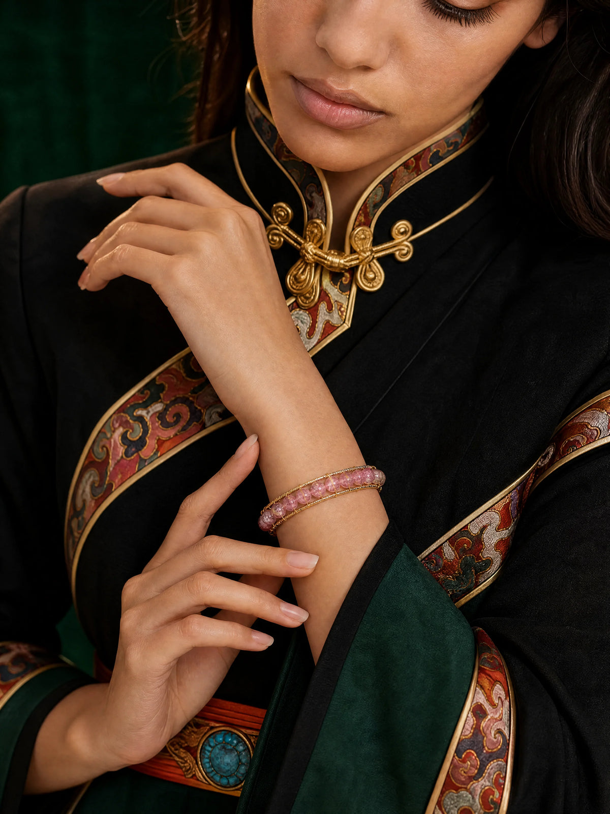 14k-gold-filled-strawberry-quartz-wire-bracelet-model-b-outfit-b-fashion-02