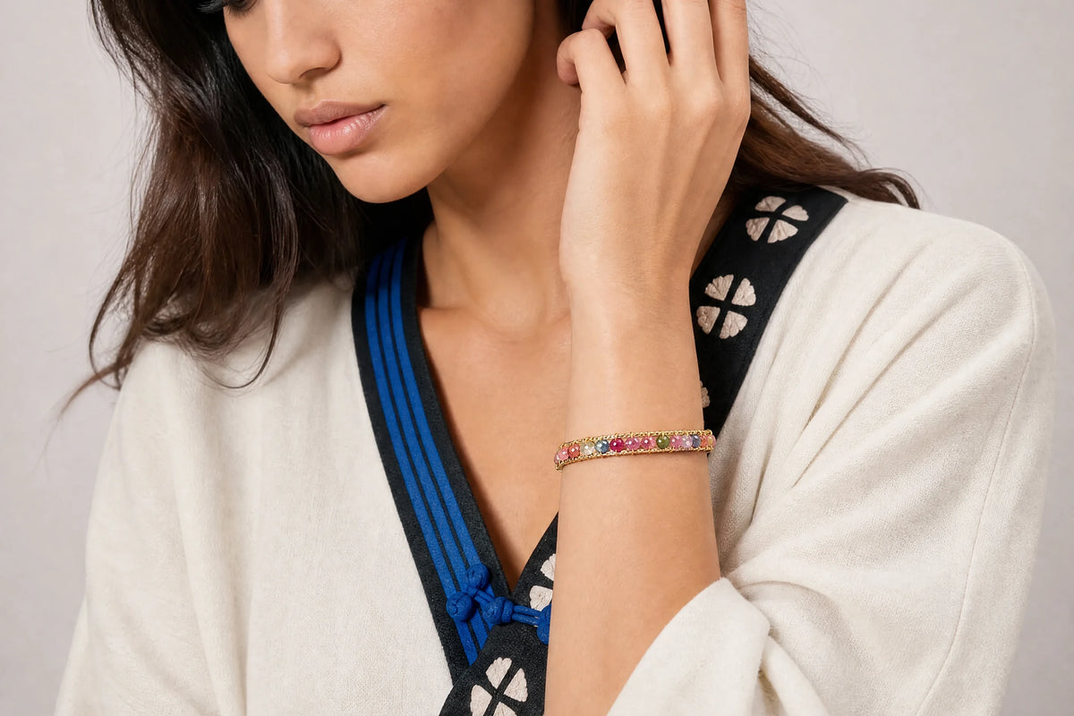 14k-gold-filled-tourmaline-wire-bracelet-model-a-outfit-a-fashion-01