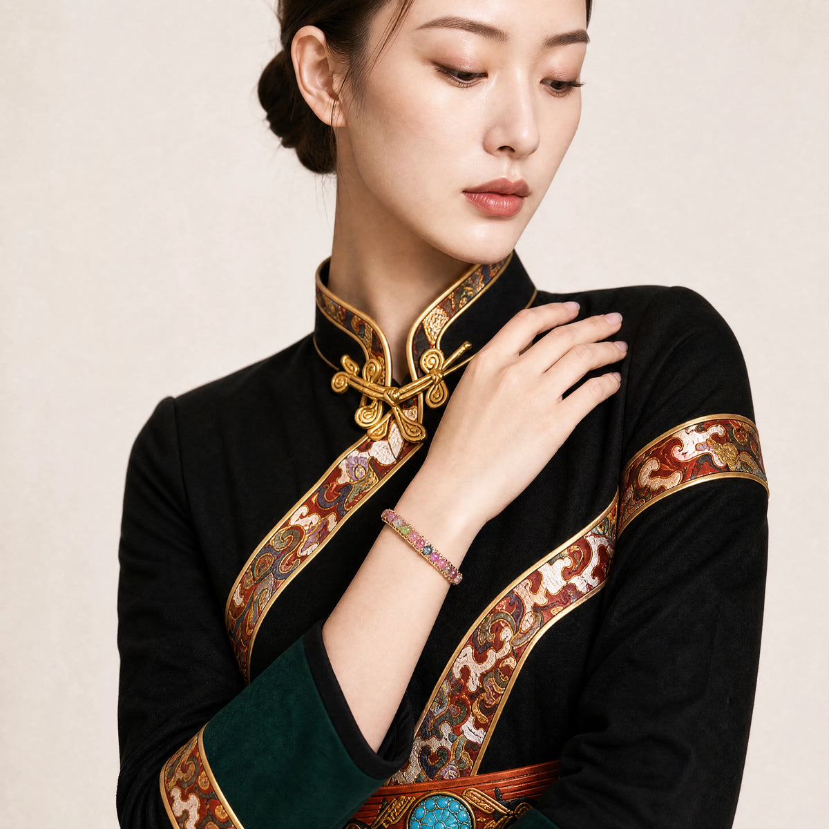14k-gold-filled-tourmaline-wire-bracelet-model-b-outfit-b-fashion-01