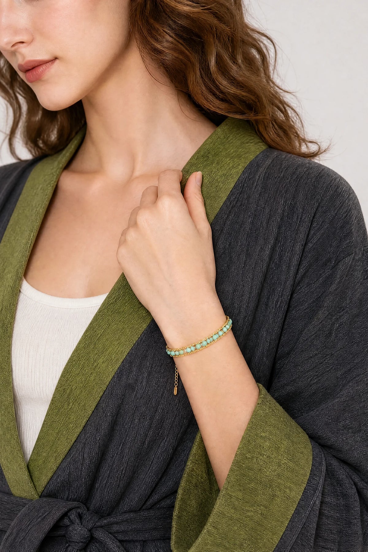14k-gold-filled-turquoise-wire-bracelet-model-b-outfit-b-fashion-03