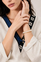 14k-gold-filled-white-pearl-wire-bracelet-model-a-outfit-a-fashion-02