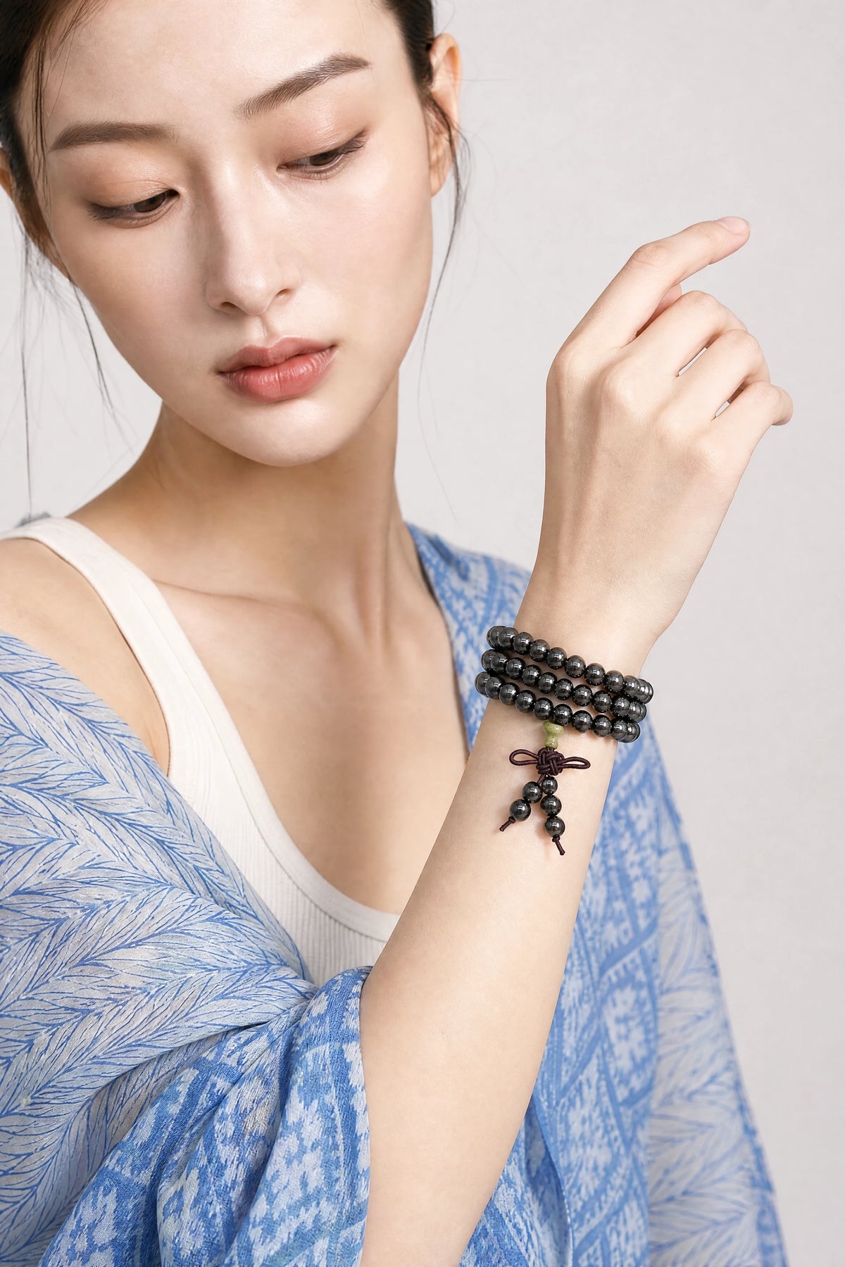 agarwood-blend-mala-bracelet-model-b-outfit-b-fashion-02