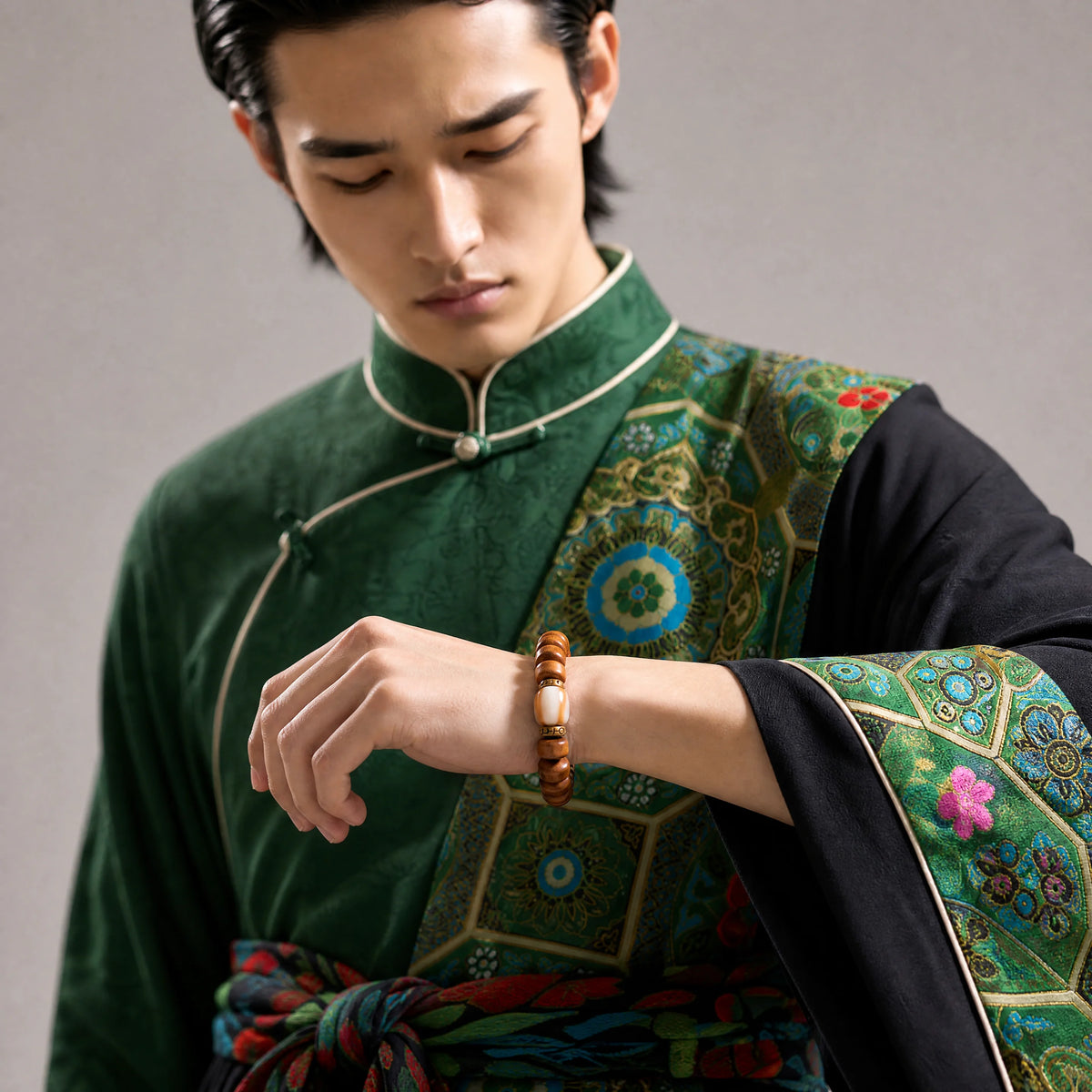 aged-yak-bone-barrel-bead-bracelet-model-b-outfit-b-fashion-01