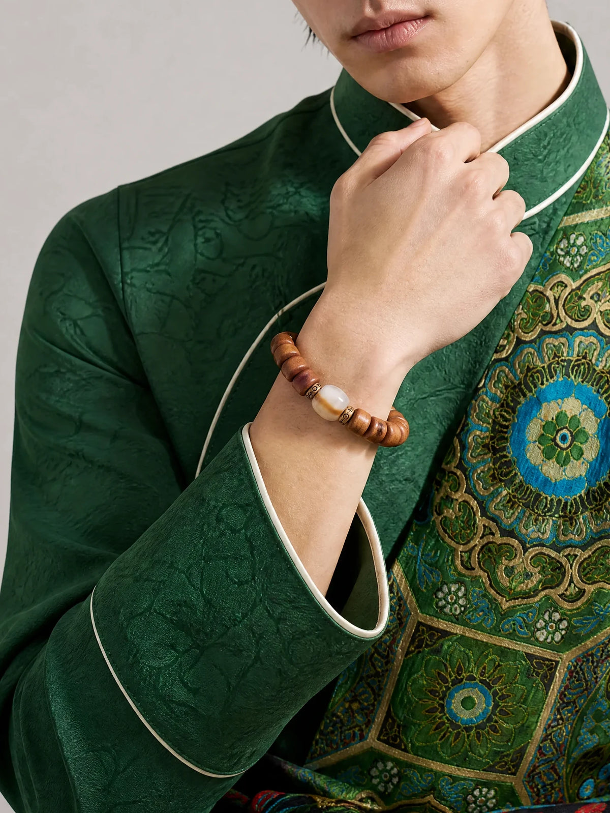 aged-yak-bone-barrel-bead-bracelet-model-b-outfit-b-fashion-03