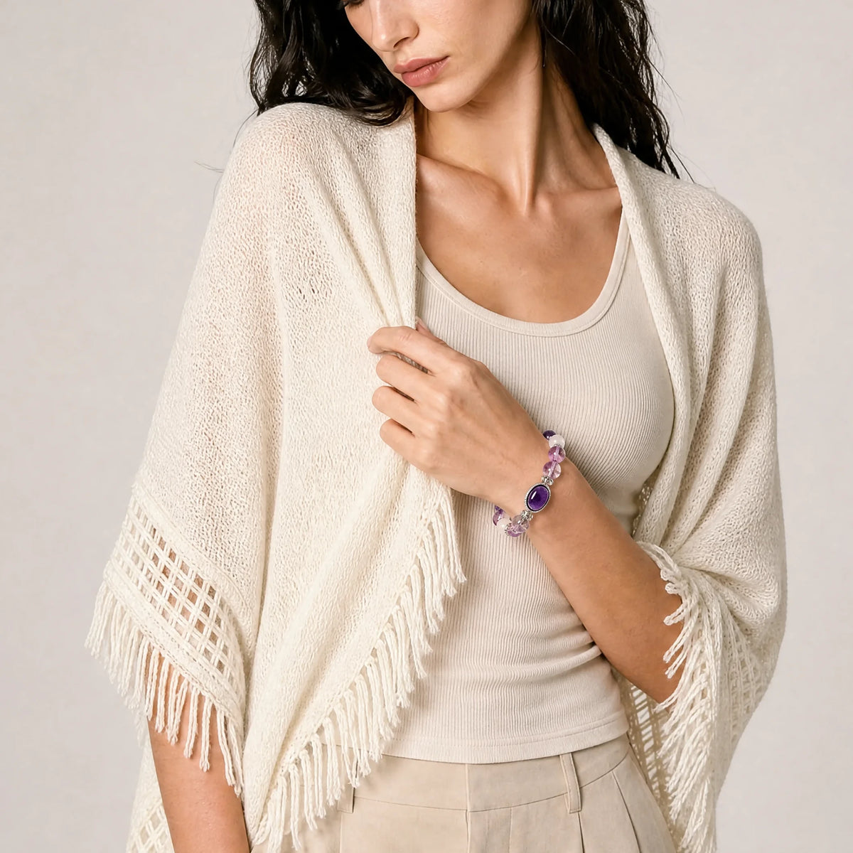 amethyst-cabochon-pearl-bracelet-model-a-outfit-a-fashion-03