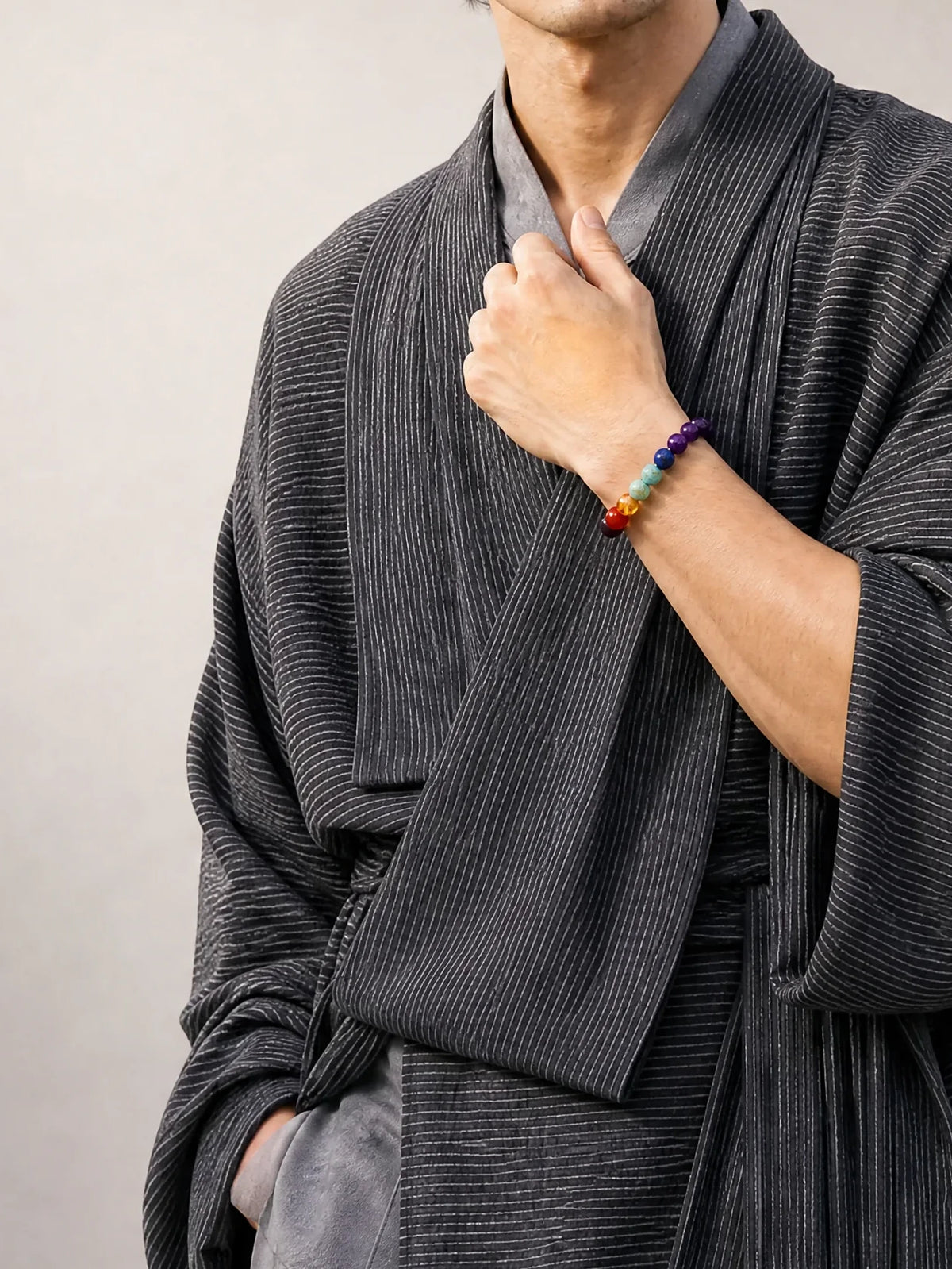 amethyst-chakra-bracelet-peace-clarity-model-a-outfit-a-fashion-03