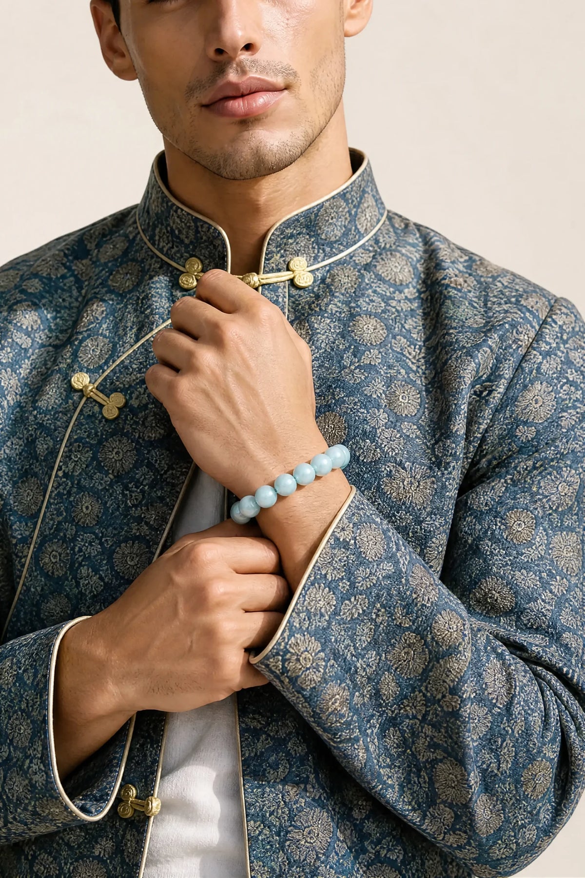 aquamarine-bracelet-calm-courage-model-a-outfit-a-fashion-02