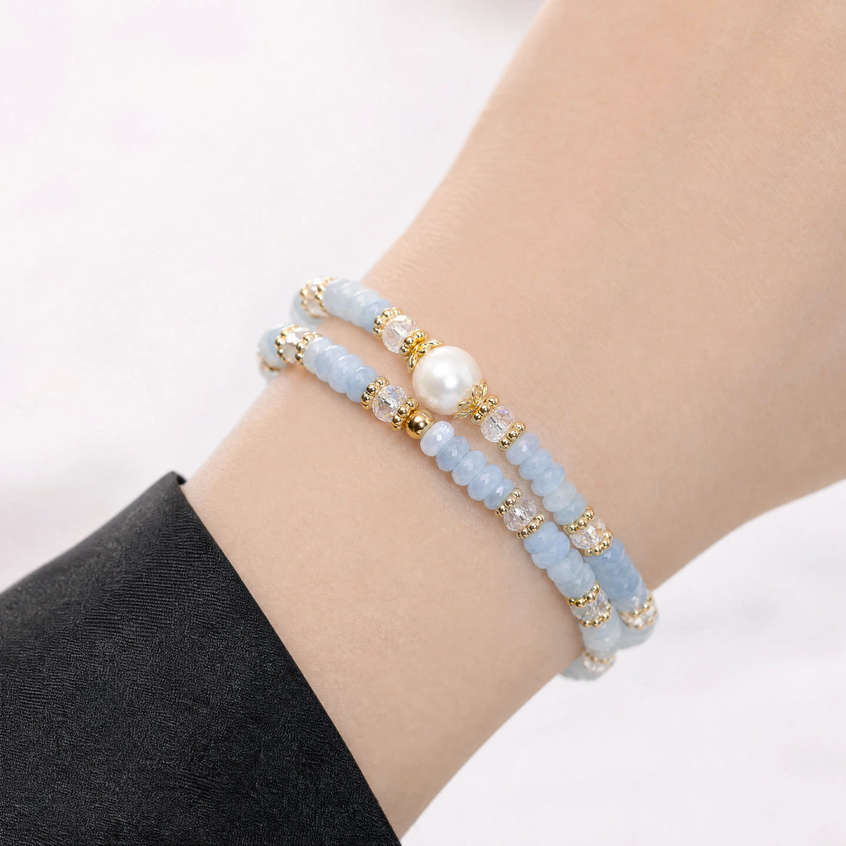 aquamarine-double-wrap-pearl-bracelet-model-a-outfit-a-closeup-01