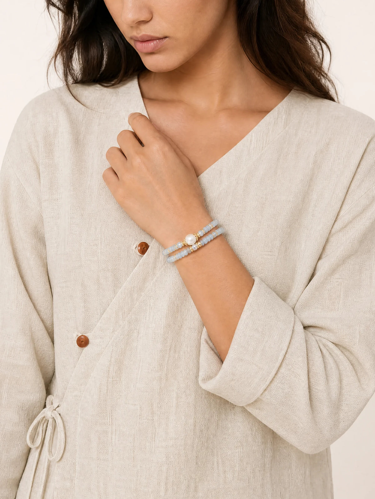 aquamarine-double-wrap-pearl-bracelet-model-b-outfit-b-fashion-01