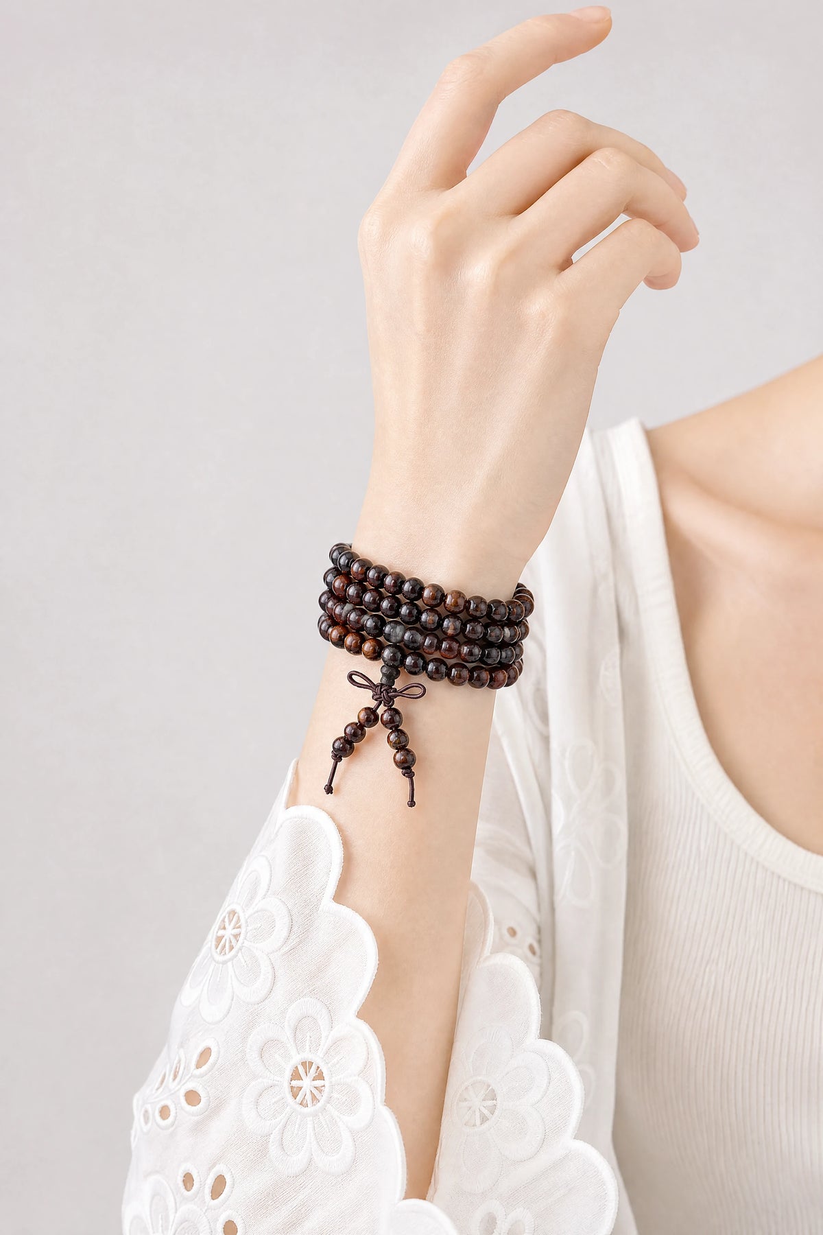 black-leather-wood-108-mala-bracelet-model-b-outfit-b-fashion-02