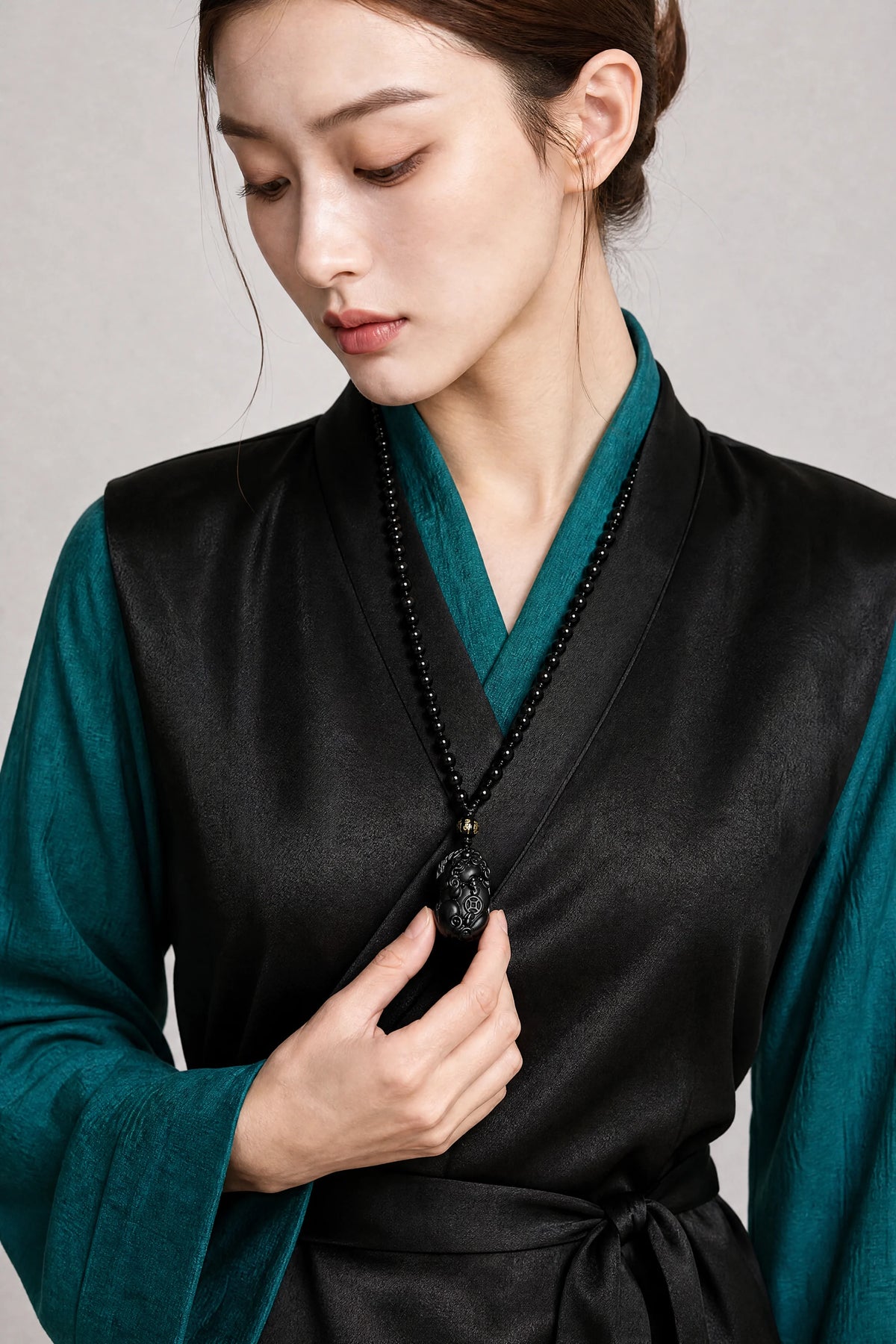 black-obsidian-pixiu-necklace-model-b-outfit-b-fashion-03