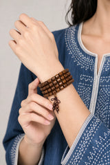 black-rosewood-108-mala-bracelet-barrel-apple-model-b-outfit-b-fashion-01