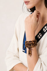 black-rosewood-mala-bracelet-model-b-outfit-b-fashion-01