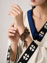 black-rosewood-mala-bracelet-model-b-outfit-b-fashion-02