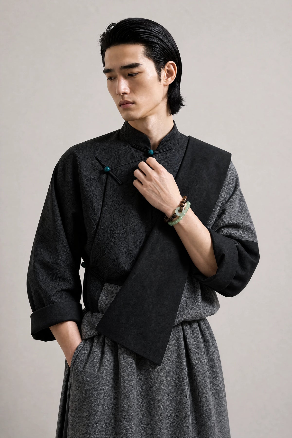 black-rosewood-round-bead-108-mala-model-a-outfit-a-fashion-03