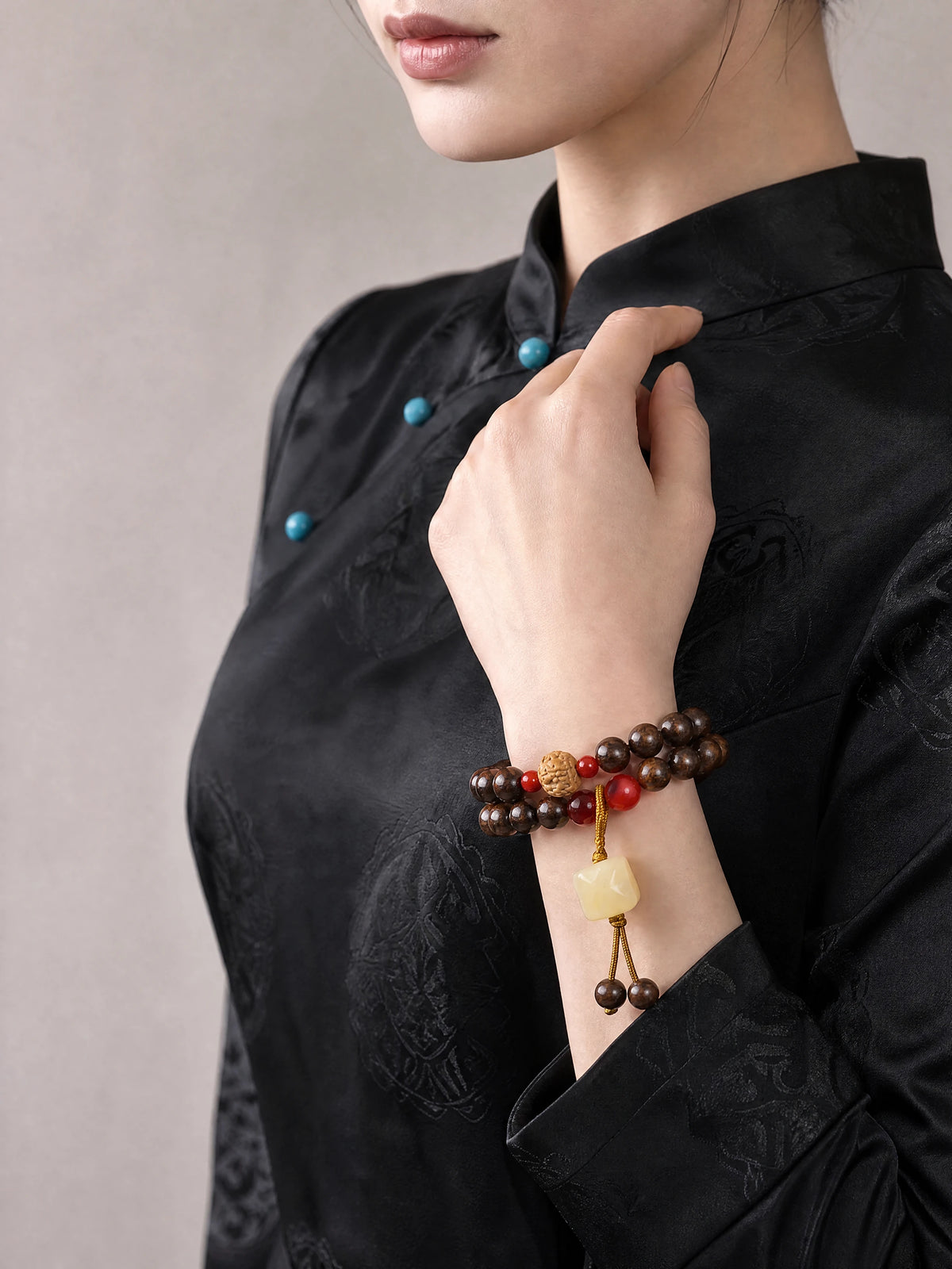 black-rosewood-vajra-double-wrap-mala-bracelet-model-b-outfit-b-fashion-02