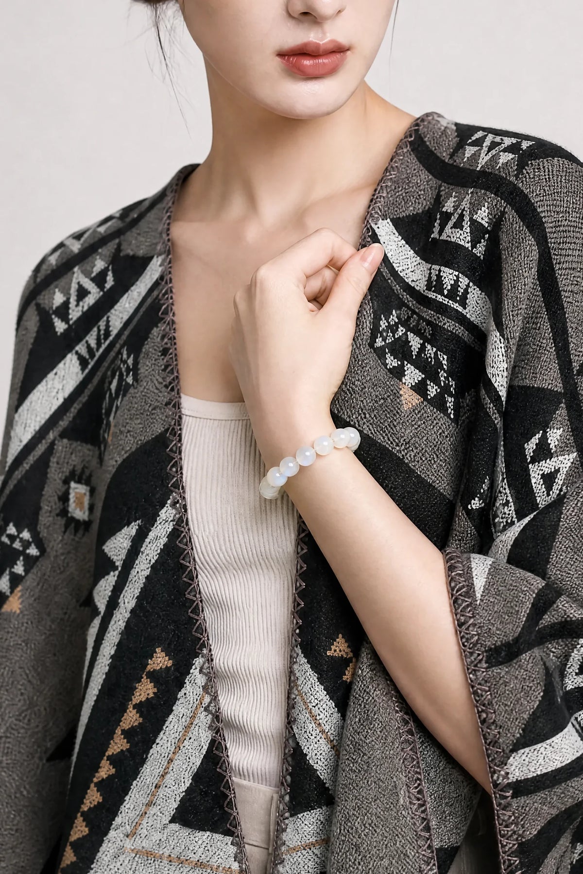 blue-flash-moonstone-8mm-bracelet-model-b-outfit-b-fashion-01