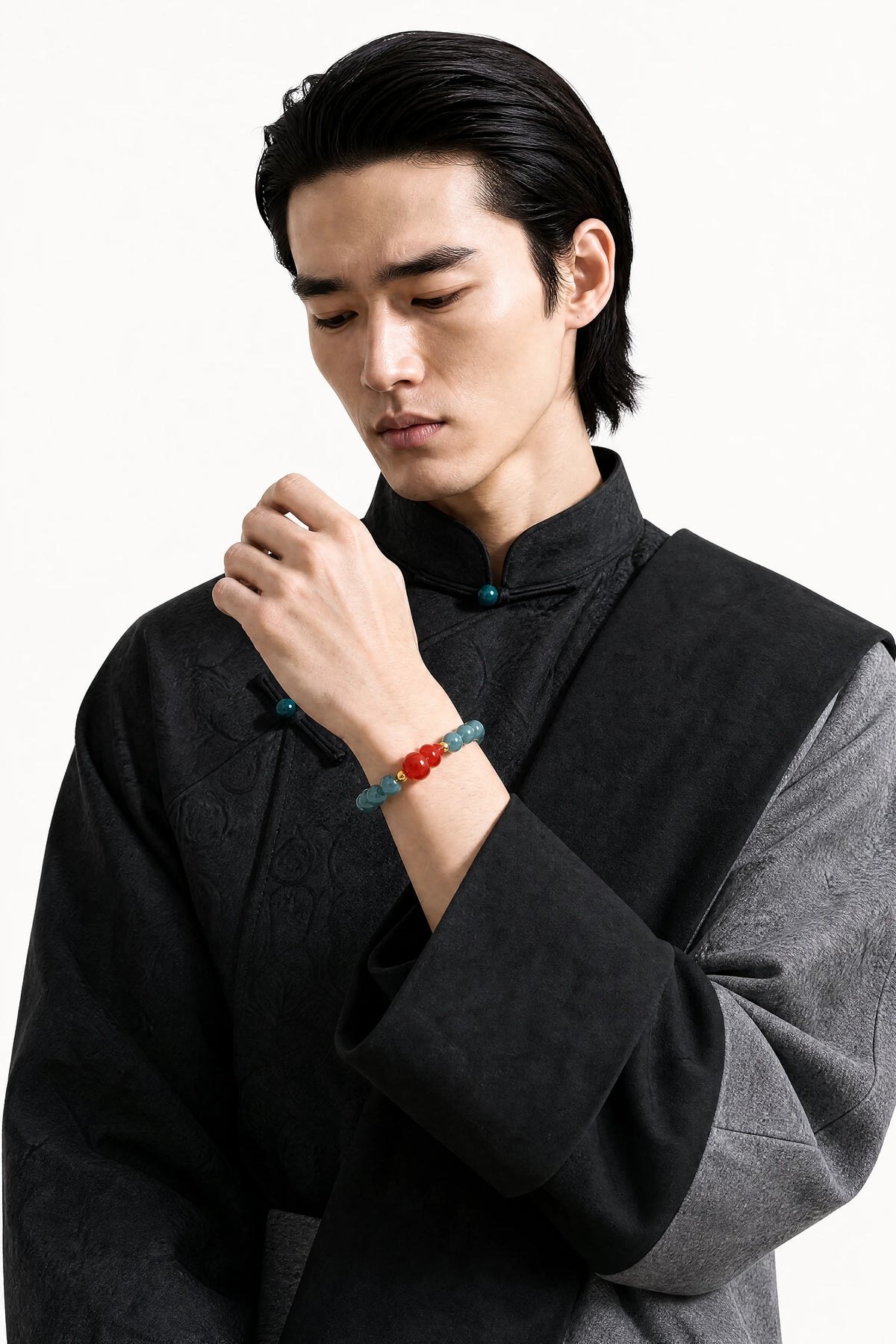 blue-jade-red-gourd-6mm-bracelet-model-a-outfit-a-fashion-01