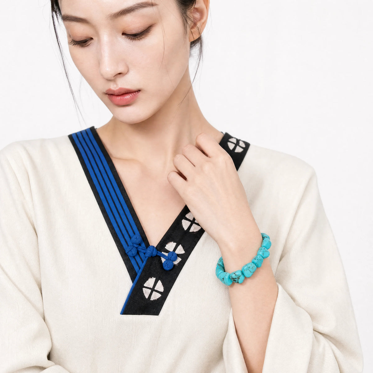 blue-magnesite-statement-bracelet-model-b-outfit-b-fashion-03