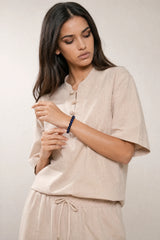blue-tiger-eye-bracelet-calm-insight-model-b-outfit-b-fashion-02