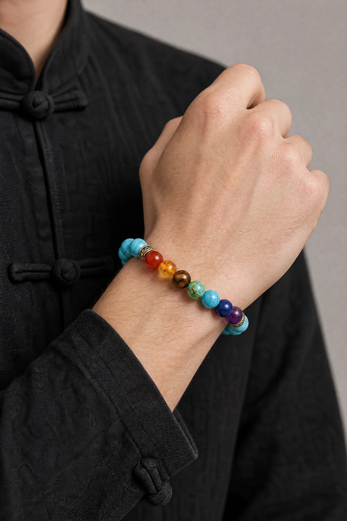 blue-turquoise-chakra-bracelet-model-a-outfit-a-closeup-01