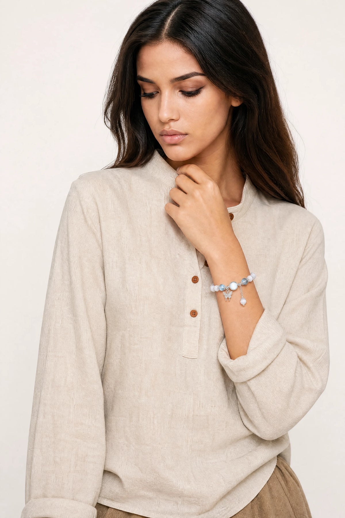 cat-eye-butterfly-star-bracelet-model-a-outfit-a-fashion-01