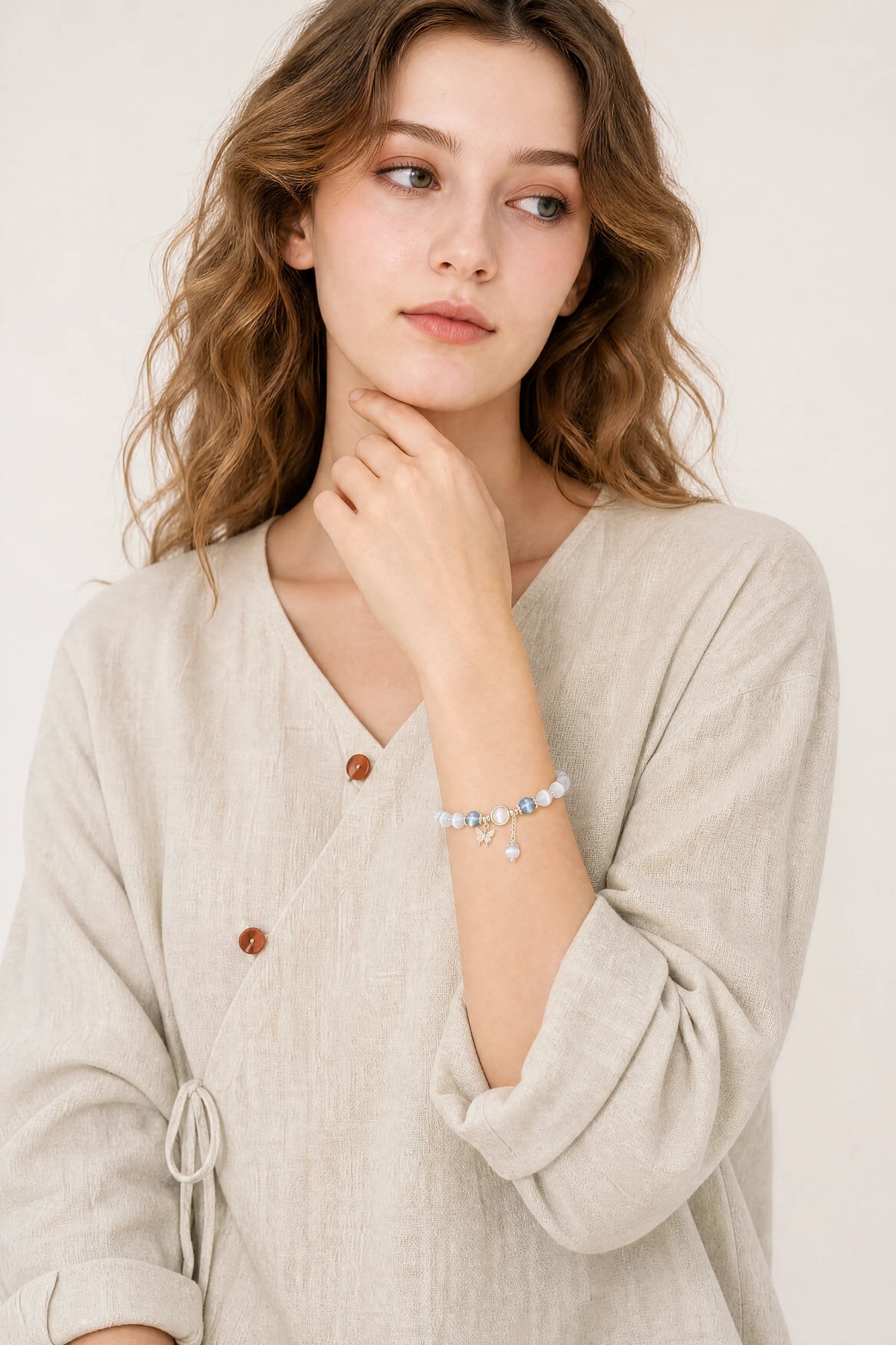 cat-eye-butterfly-star-bracelet-model-b-outfit-b-fashion-01