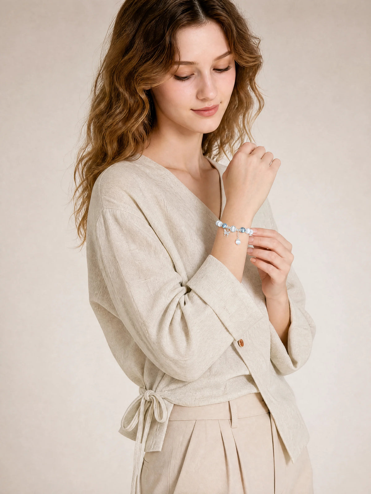 cat-eye-butterfly-star-bracelet-model-b-outfit-b-fashion-02