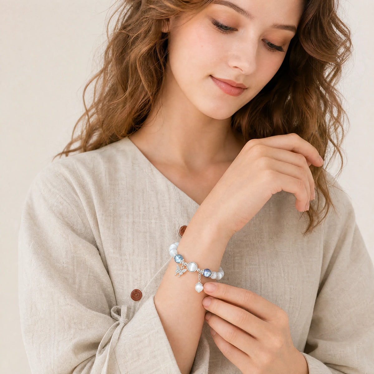 cat-eye-butterfly-star-bracelet-model-b-outfit-b-fashion-03