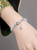 cat-eye-star-teardrop-bracelet-model-a-outfit-a-closeup-01