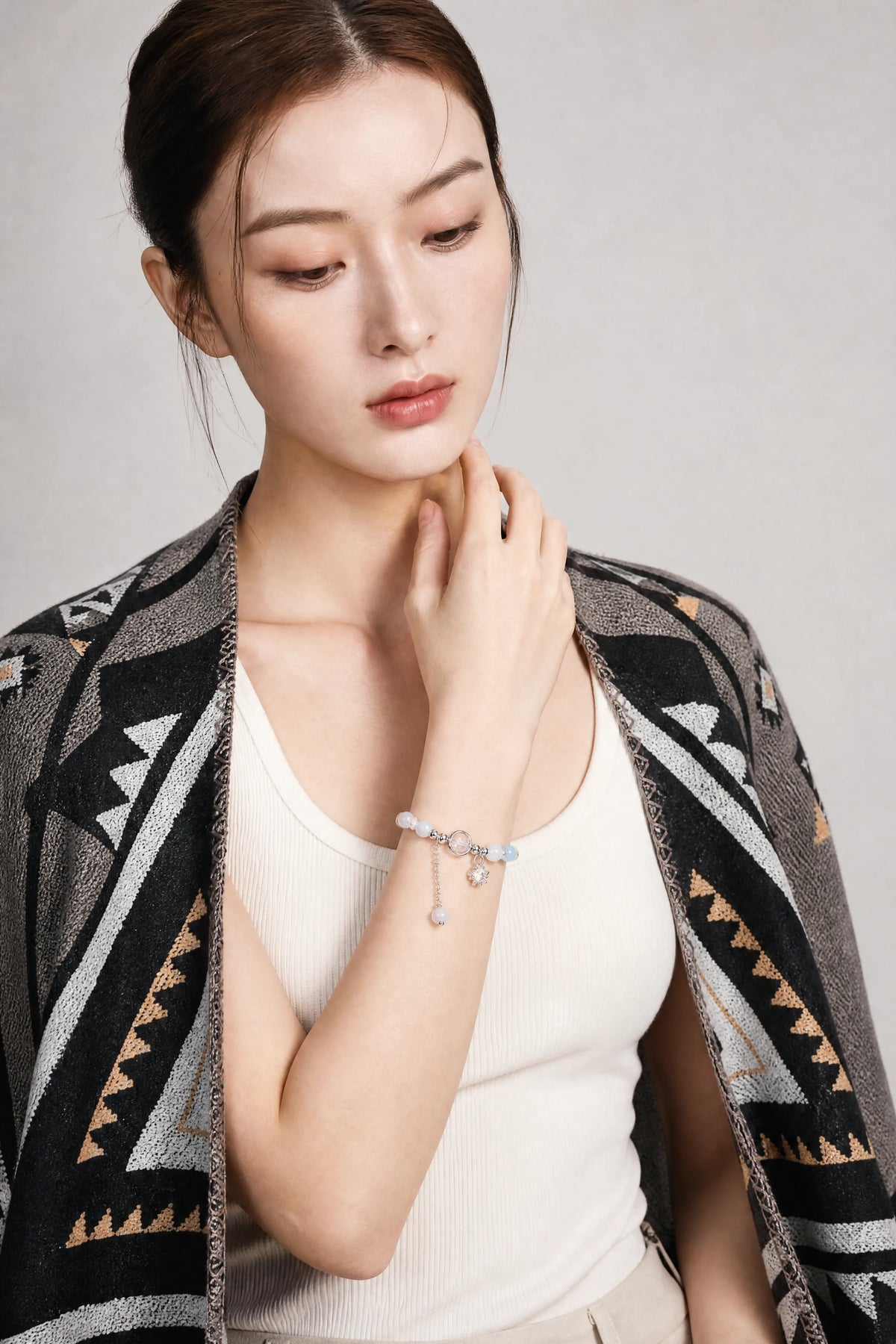 cats-eye-star-bracelet-protection-guidance-model-b-outfit-b-fashion-01