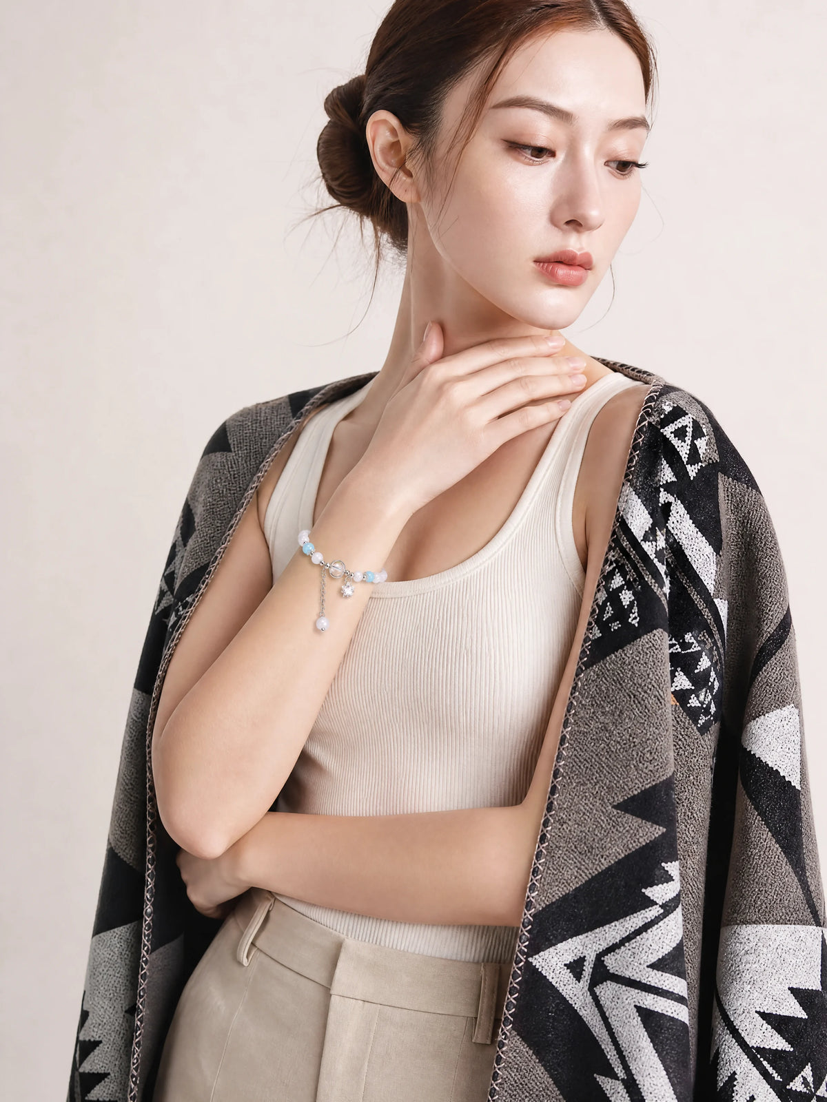 cats-eye-star-bracelet-protection-guidance-model-b-outfit-b-fashion-02