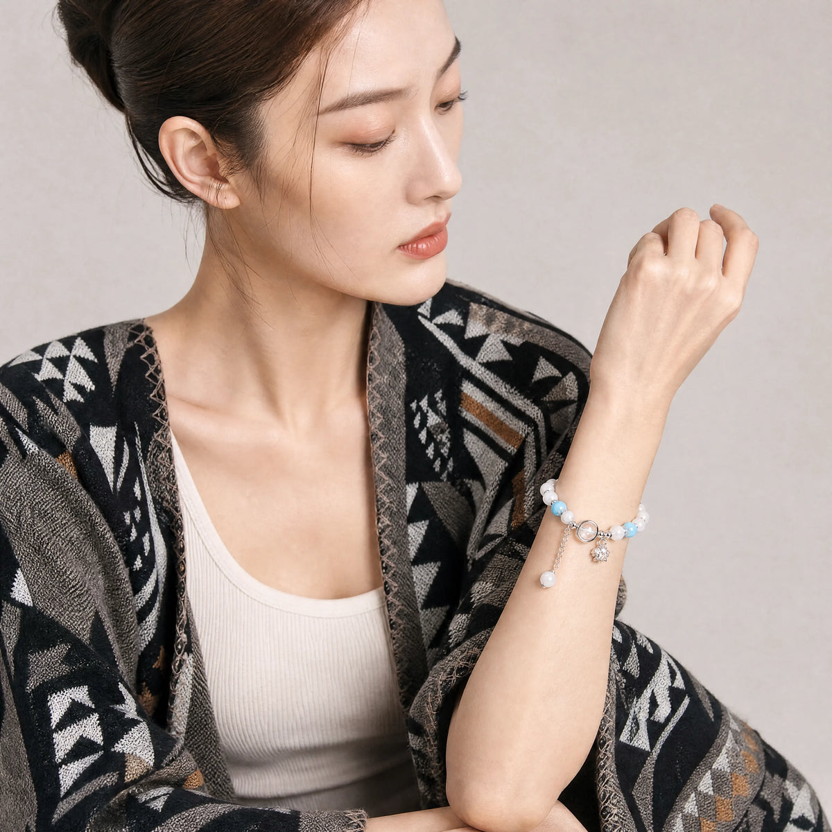 cats-eye-star-bracelet-protection-guidance-model-b-outfit-b-fashion-03