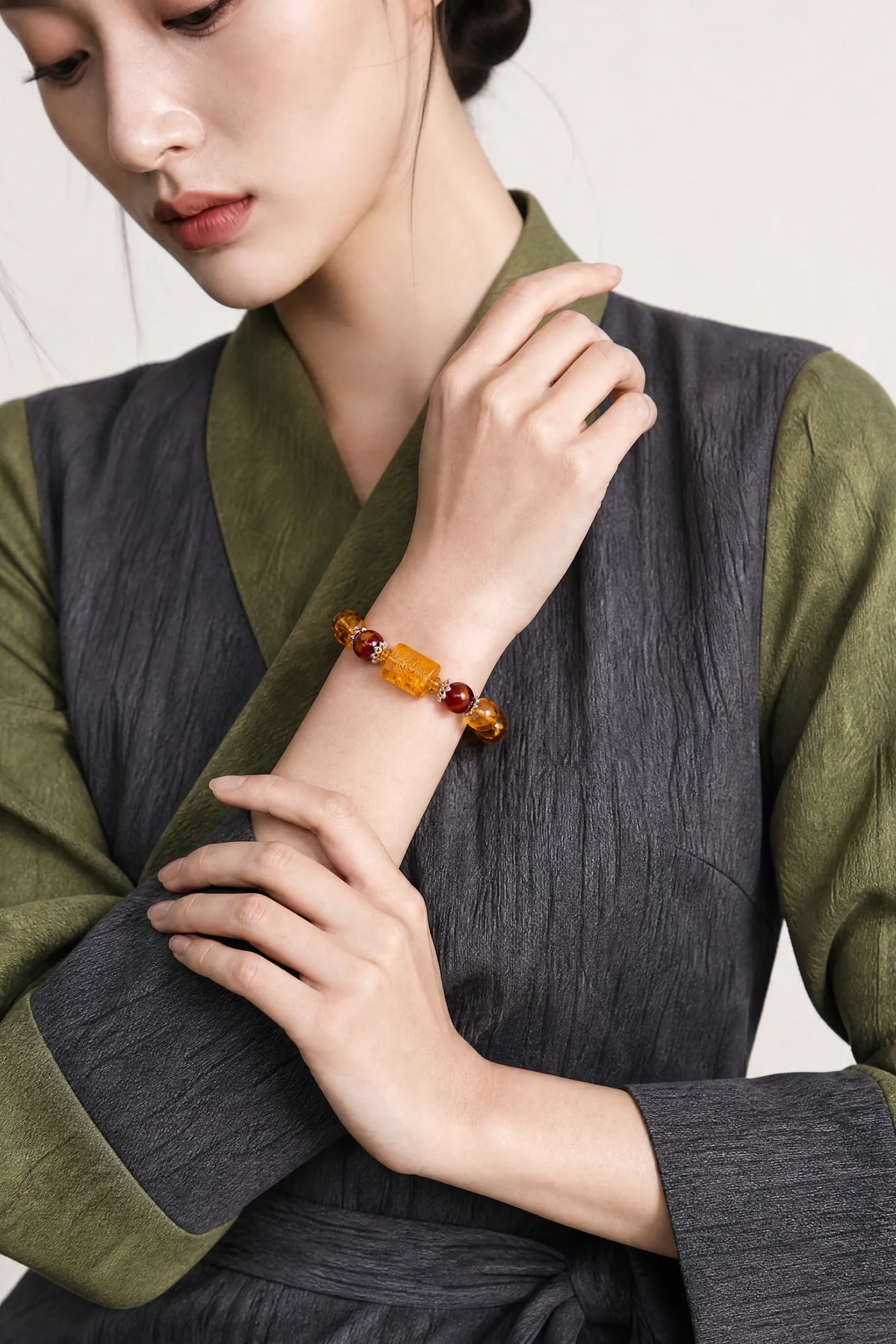 citrine-five-directions-wealth-bracelet-model-b-outfit-b-fashion-03