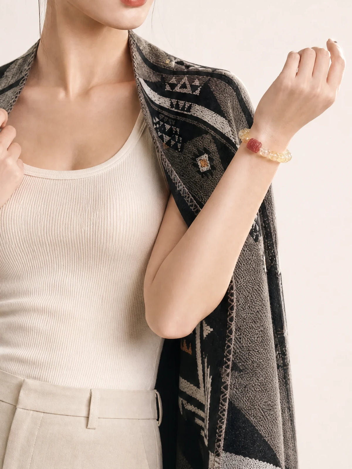 citrine-guardian-lion-bracelet-protection-model-b-outfit-b-fashion-02