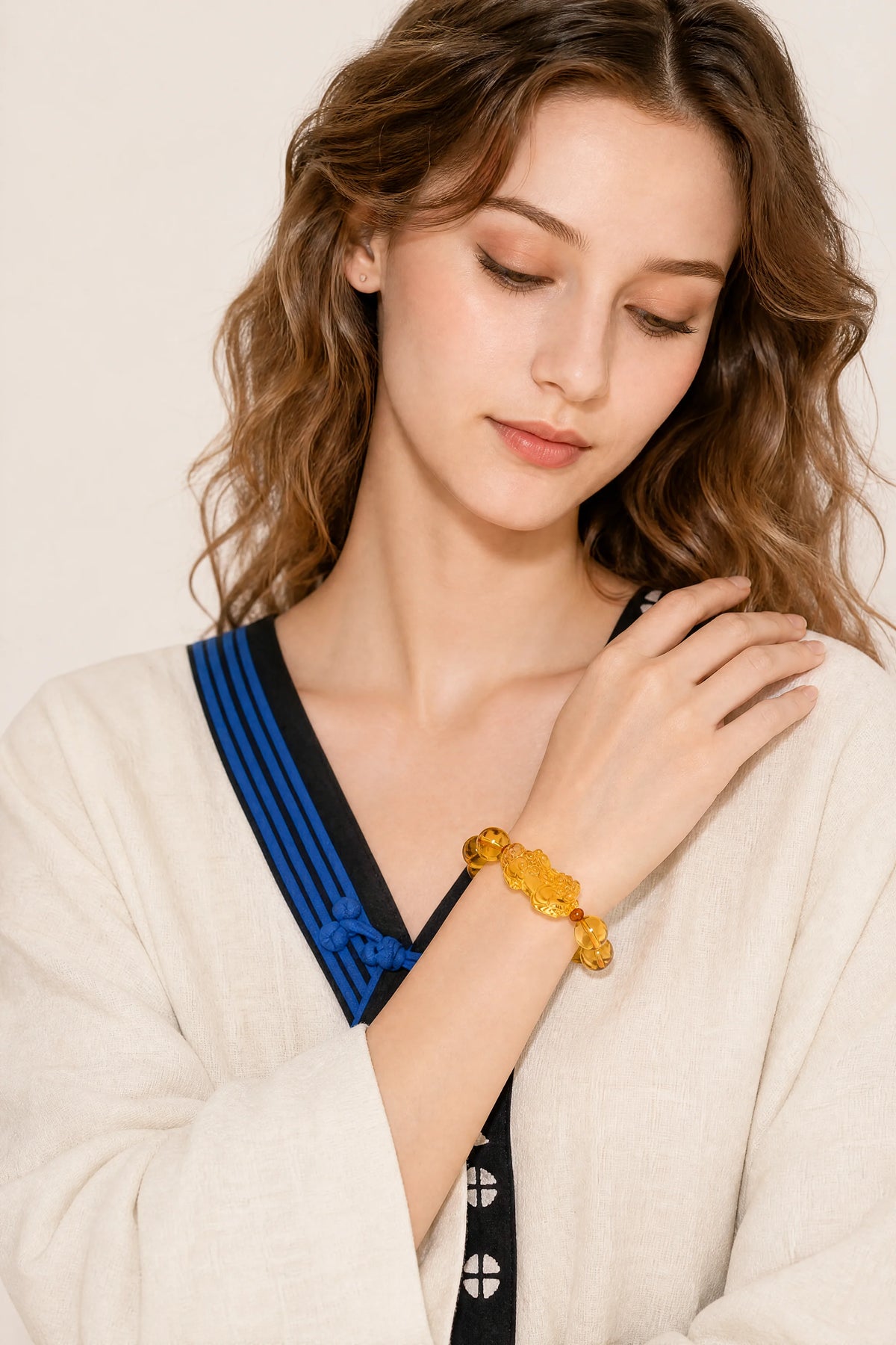 citrine-pixiu-bracelet-feng-shui-wealth-model-b-outfit-b-fashion-01