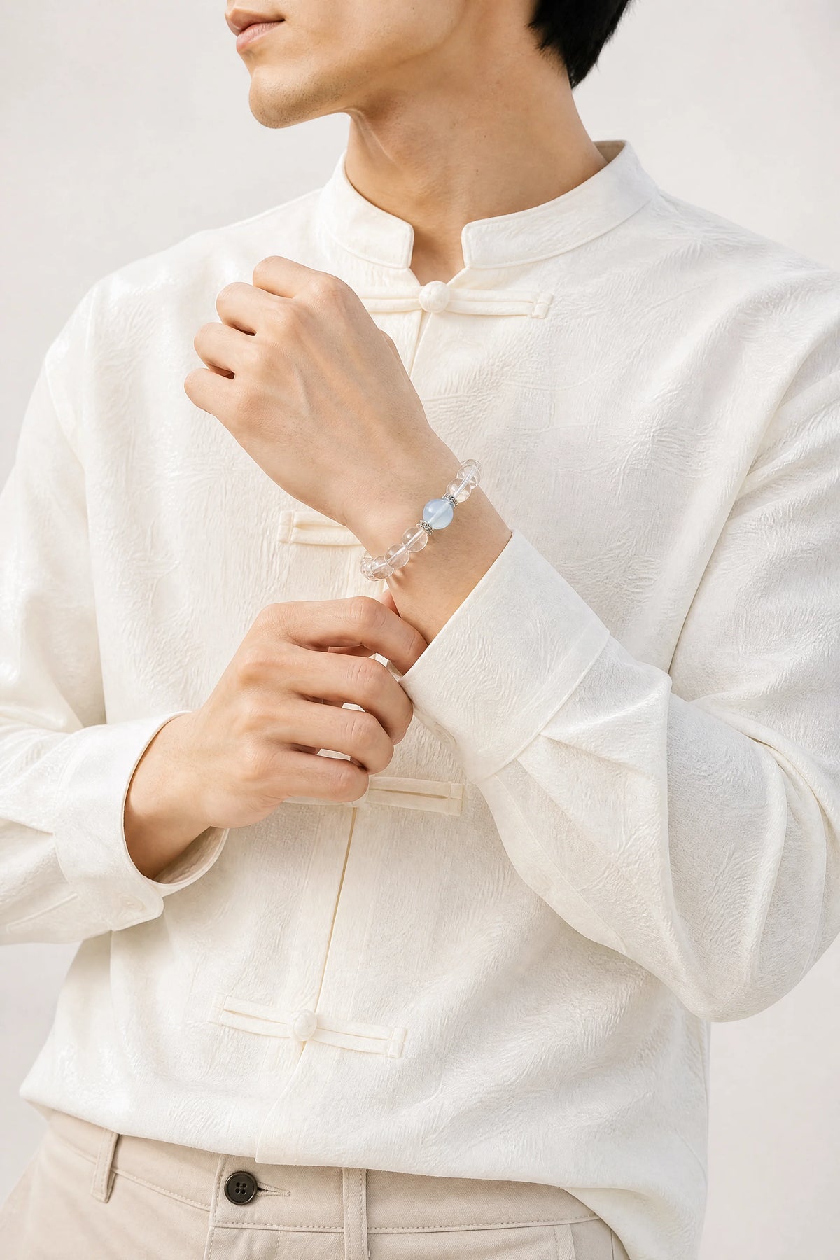 clear-quartz-aquamarine-focal-bracelet-model-a-outfit-a-fashion-01