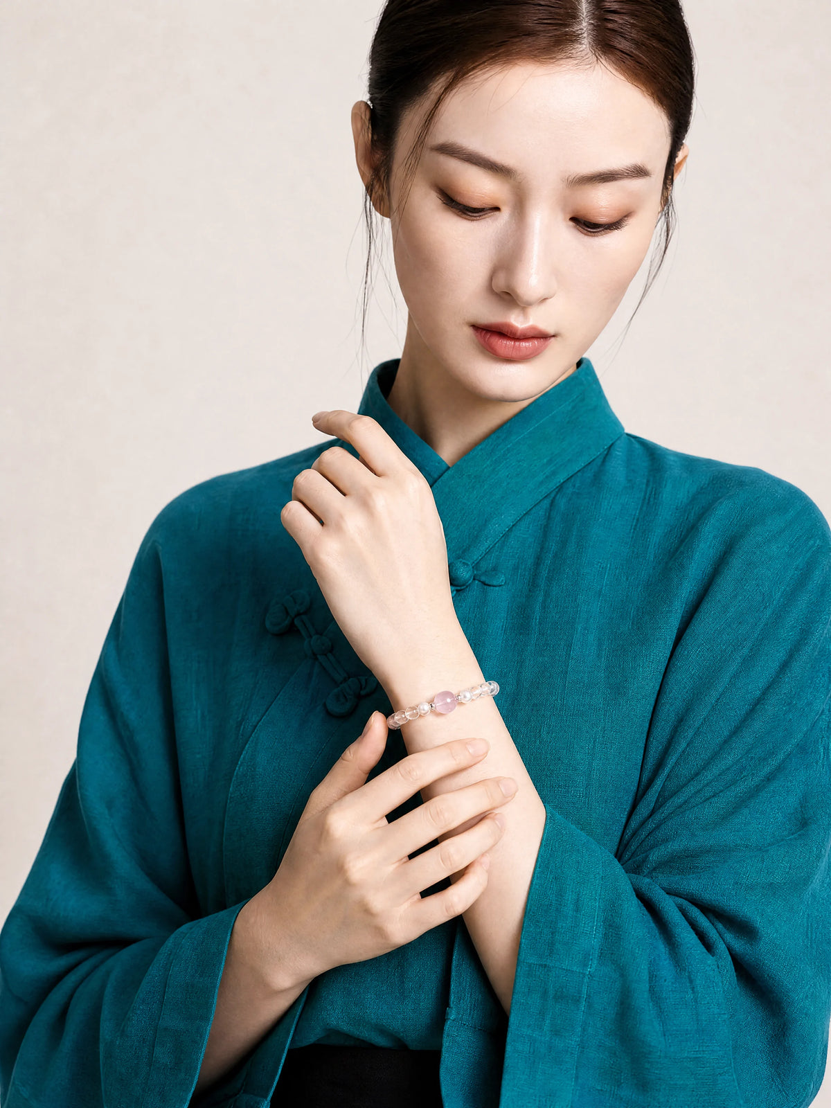 clear-quartz-rose-quartz-focal-bracelet-model-b-outfit-b-fashion-03