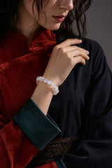 creamy-blue-moonstone-bracelet-model-b-outfit-b-fashion-03