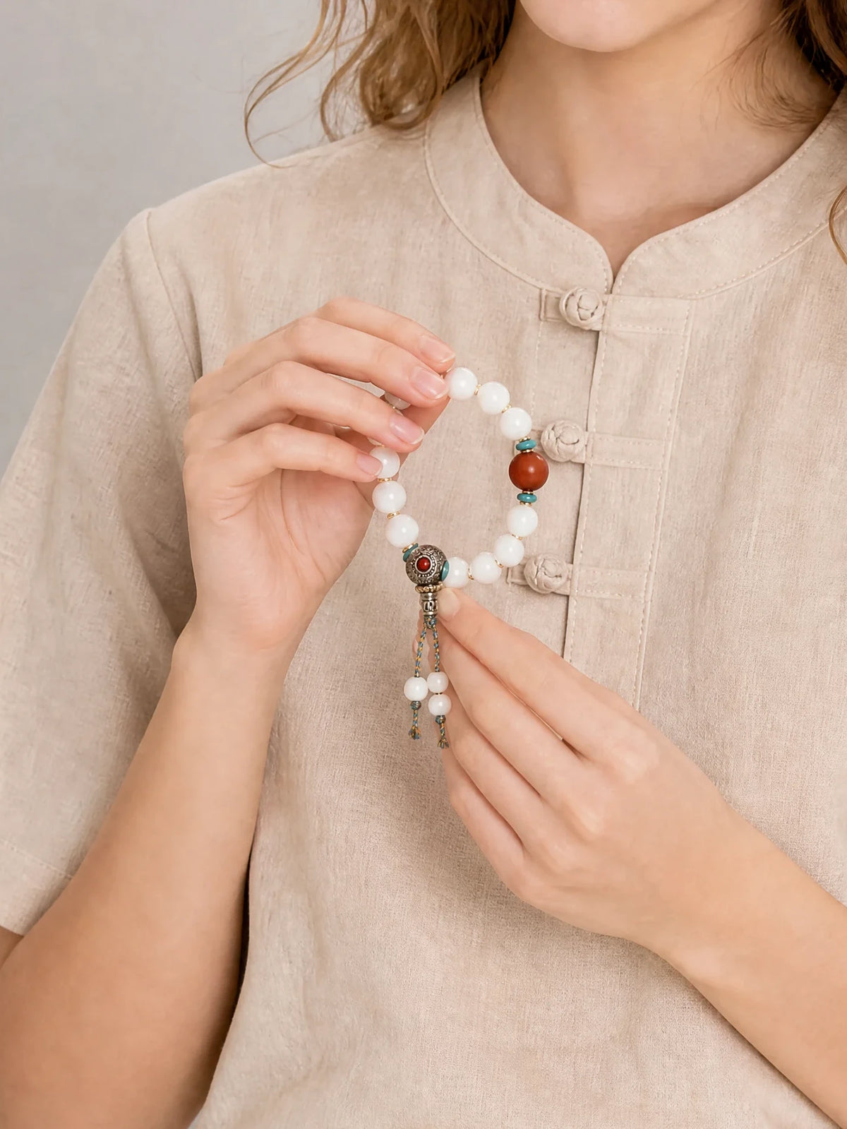 deer-antler-amber-tone-accent-bracelet-model-b-outfit-b-fashion-01