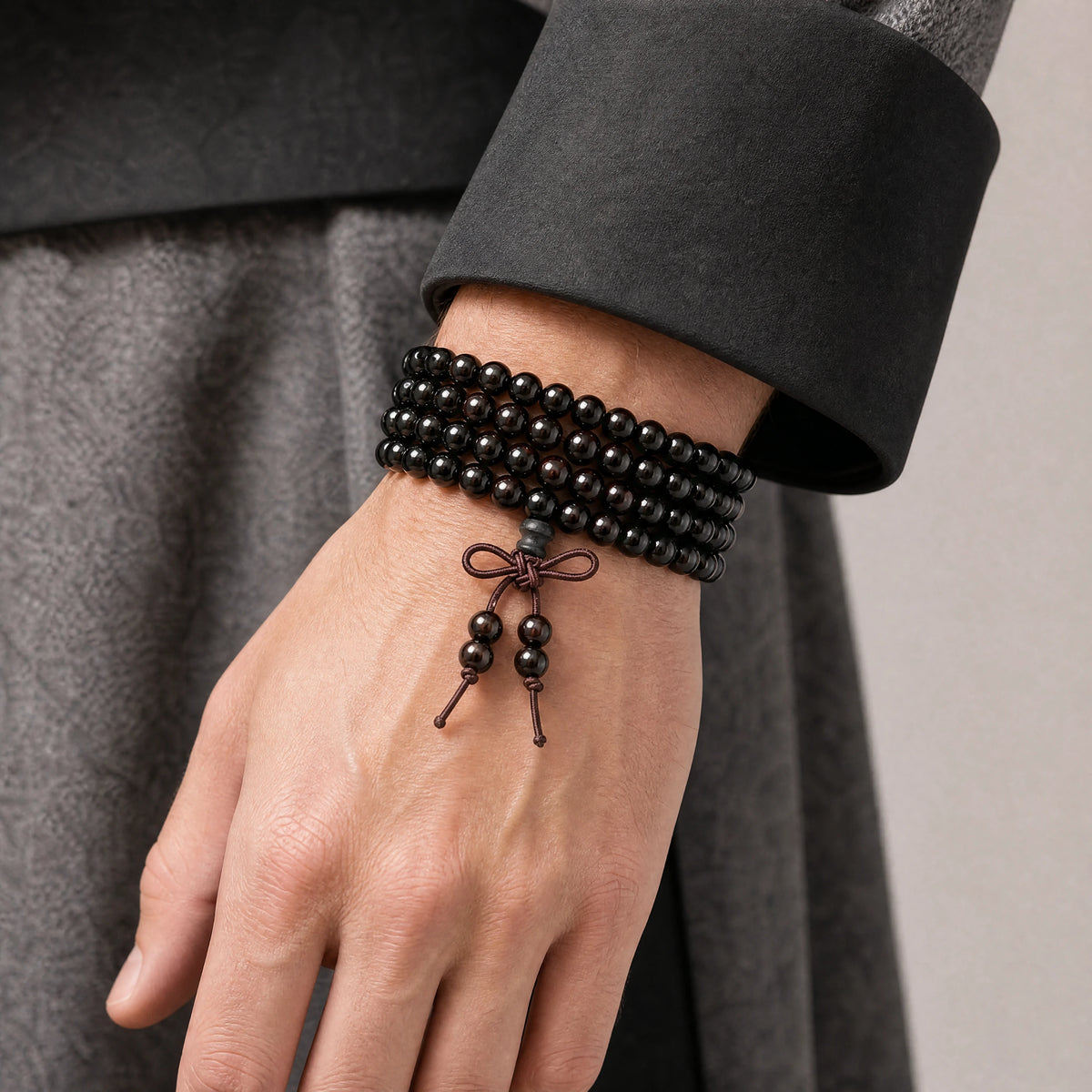 ebony-108-mala-bracelet-model-a-outfit-a-closeup-01