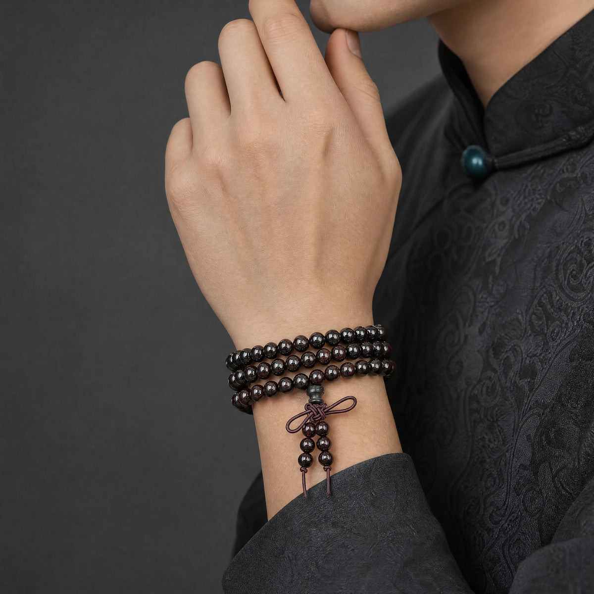 ebony-108-mala-bracelet-model-a-outfit-a-fashion-03