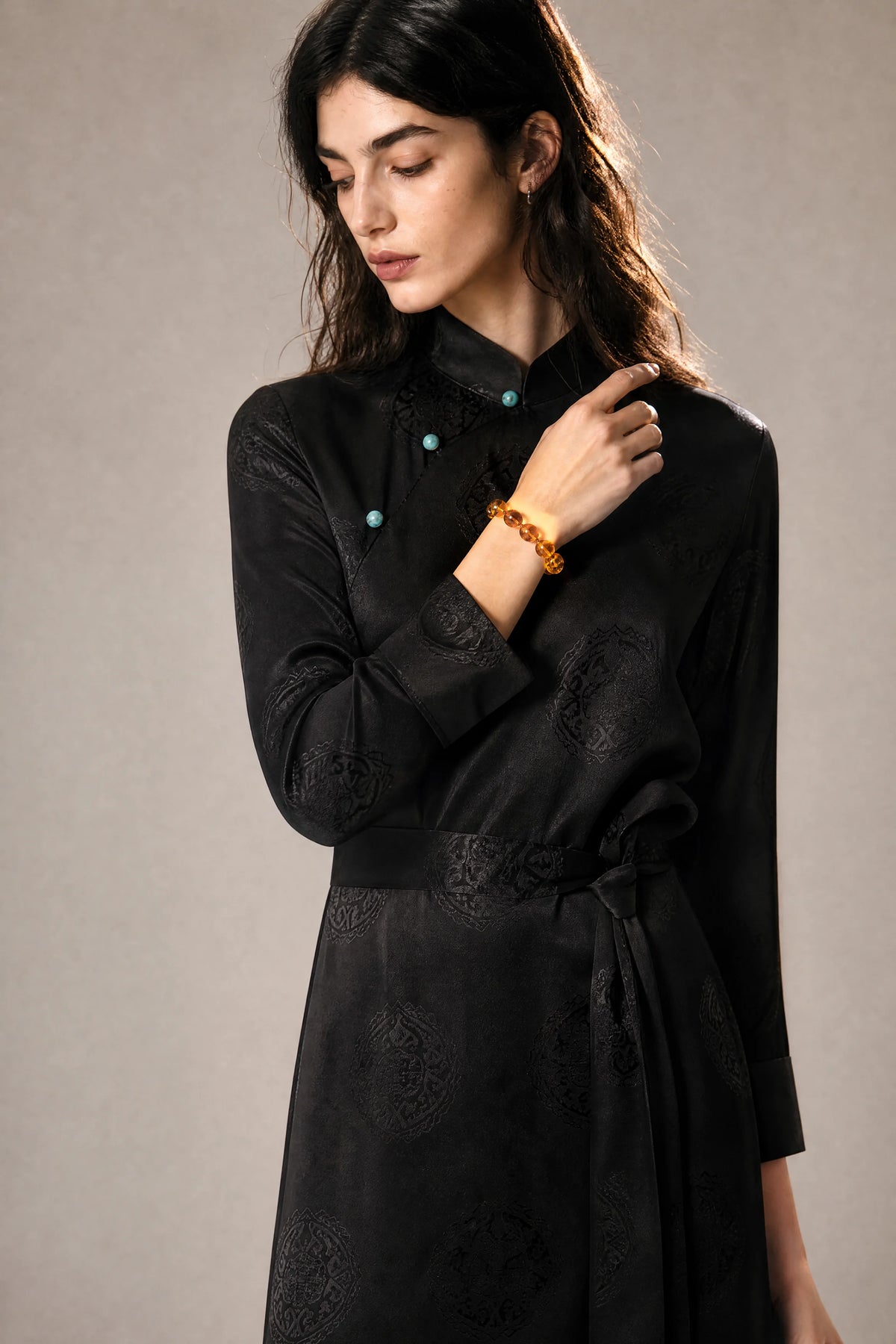 faceted-vivid-citrine-bracelet-confidence-model-b-outfit-b-fashion-02