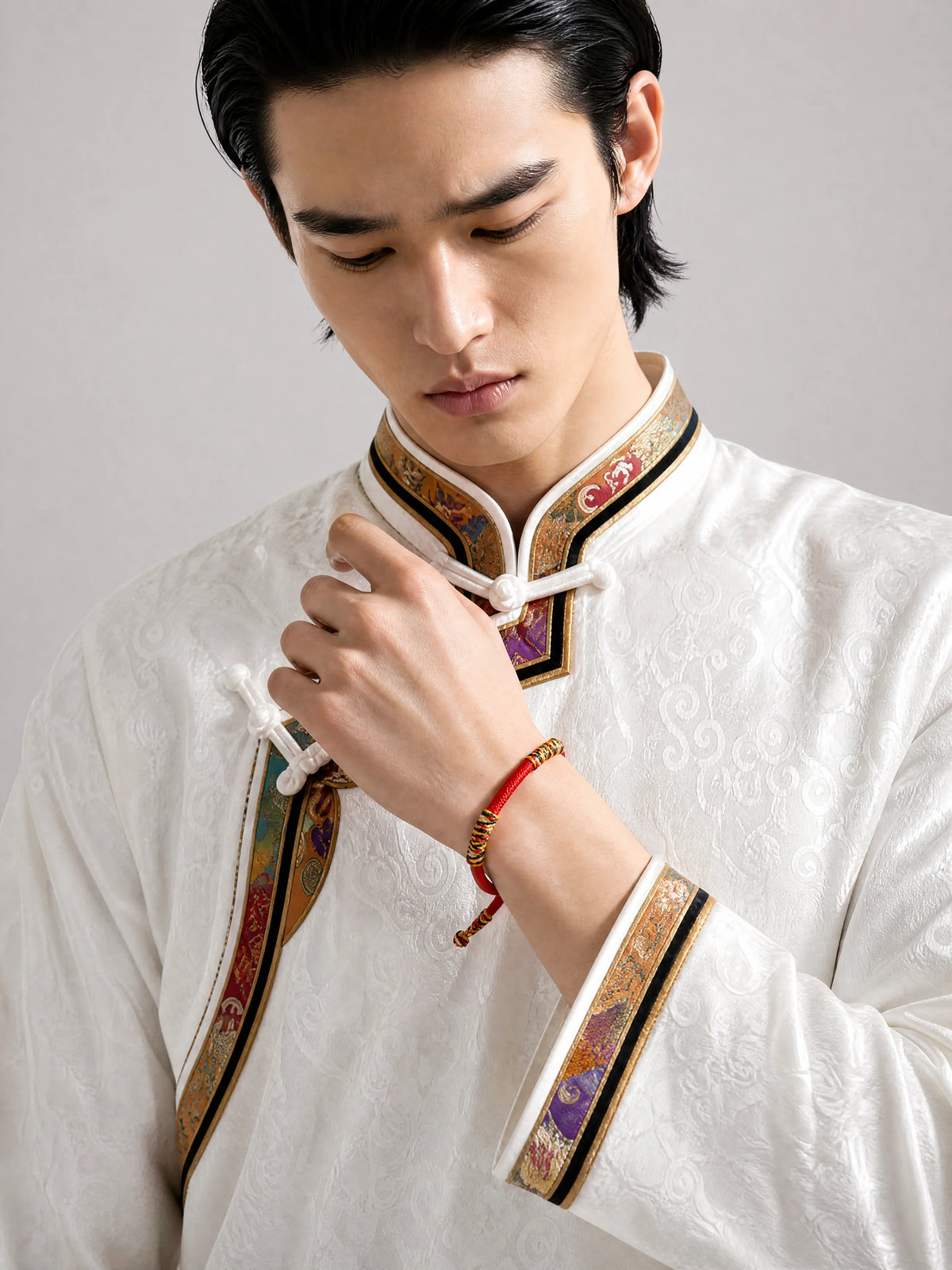 five-color-knot-red-string-bracelet-model-a-outfit-a-fashion-01
