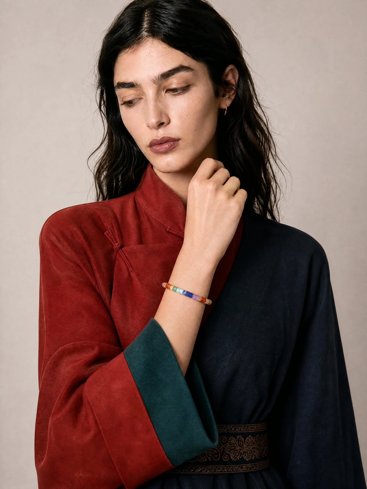 flat-stone-seven-chakra-cord-bracelet-model-b-outfit-b-fashion-01