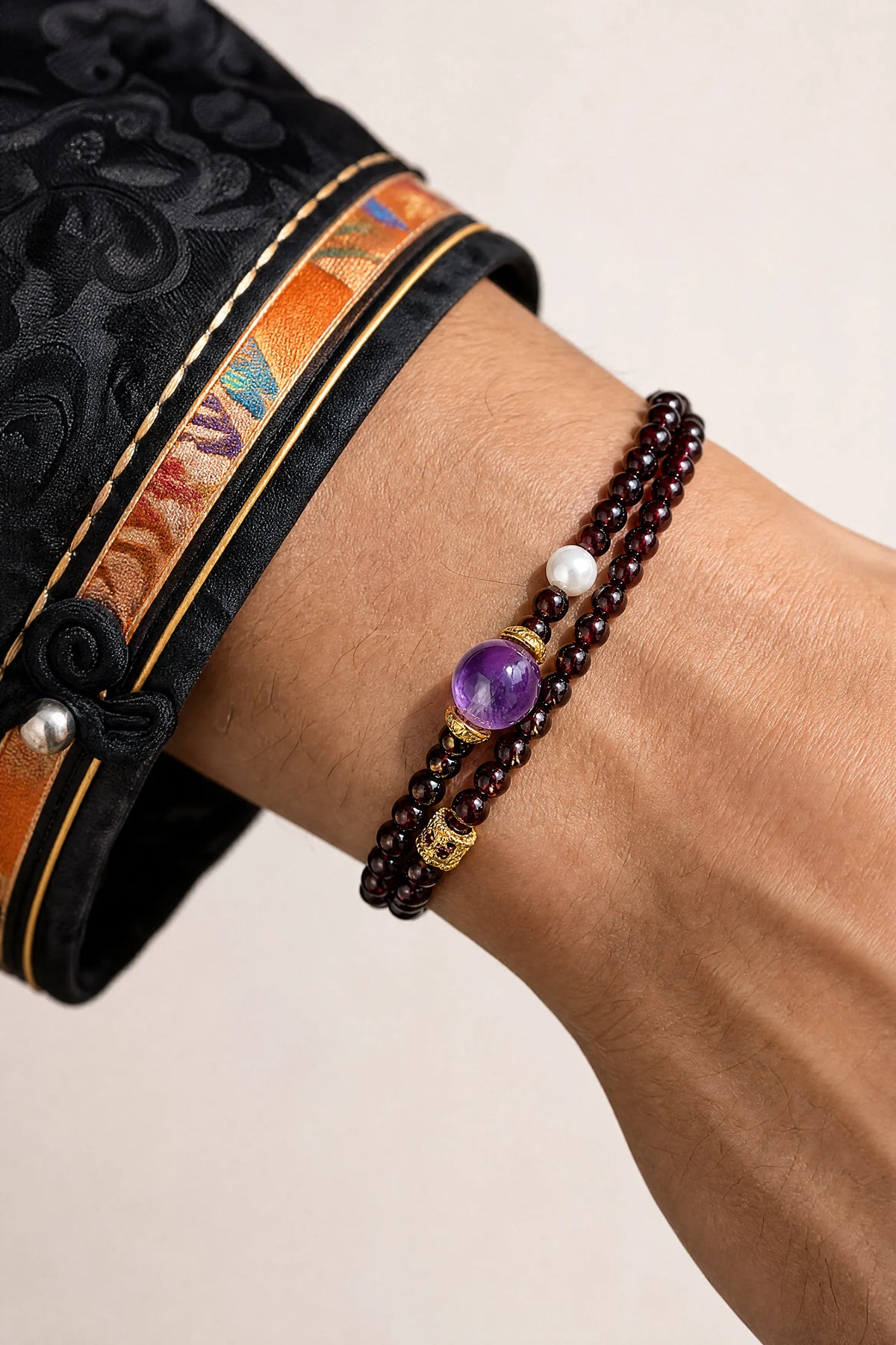 garnet-amethyst-double-wrap-bracelet-model-a-outfit-a-closeup-01