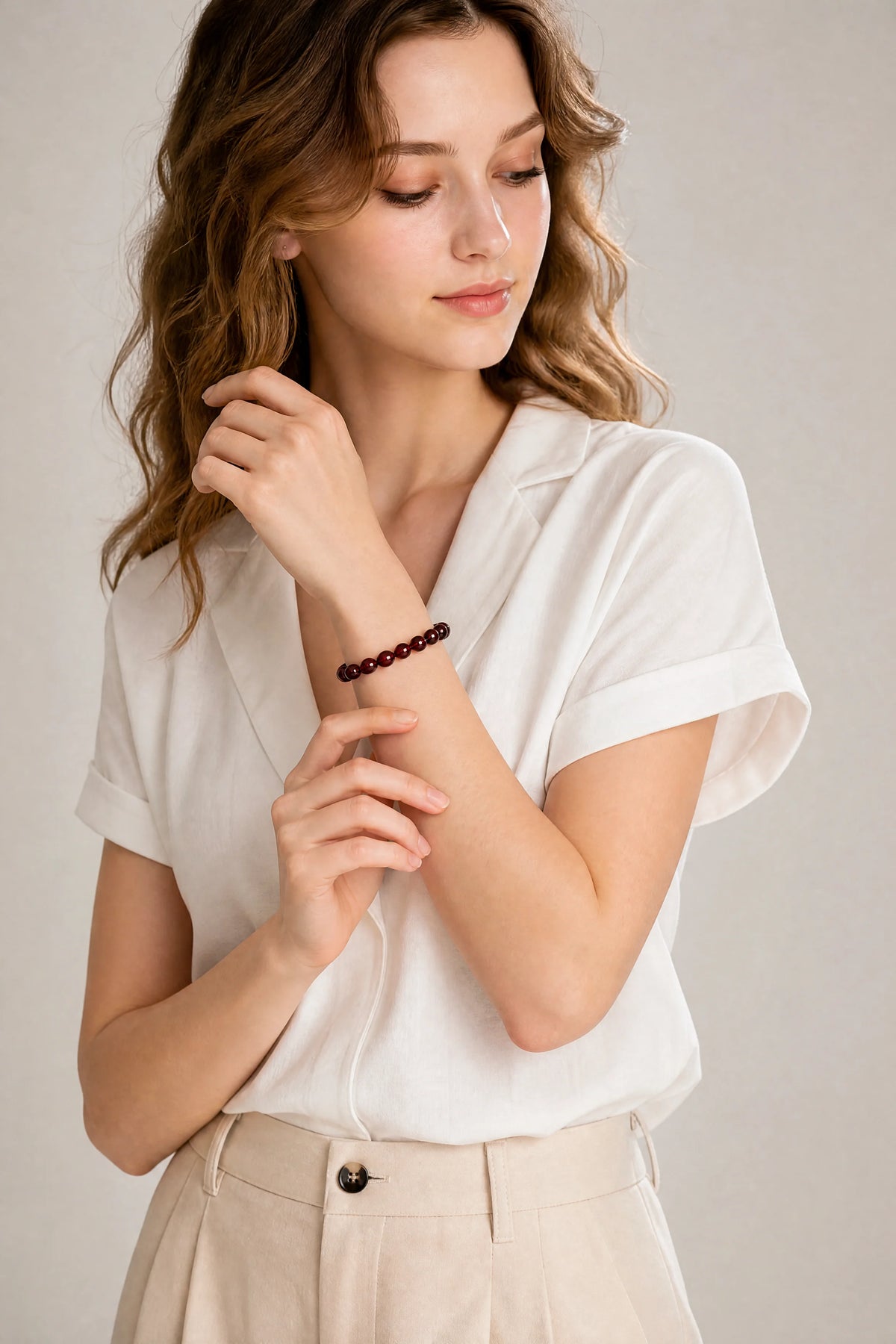 garnet-bracelet-vitality-devotion-model-b-outfit-b-fashion-02