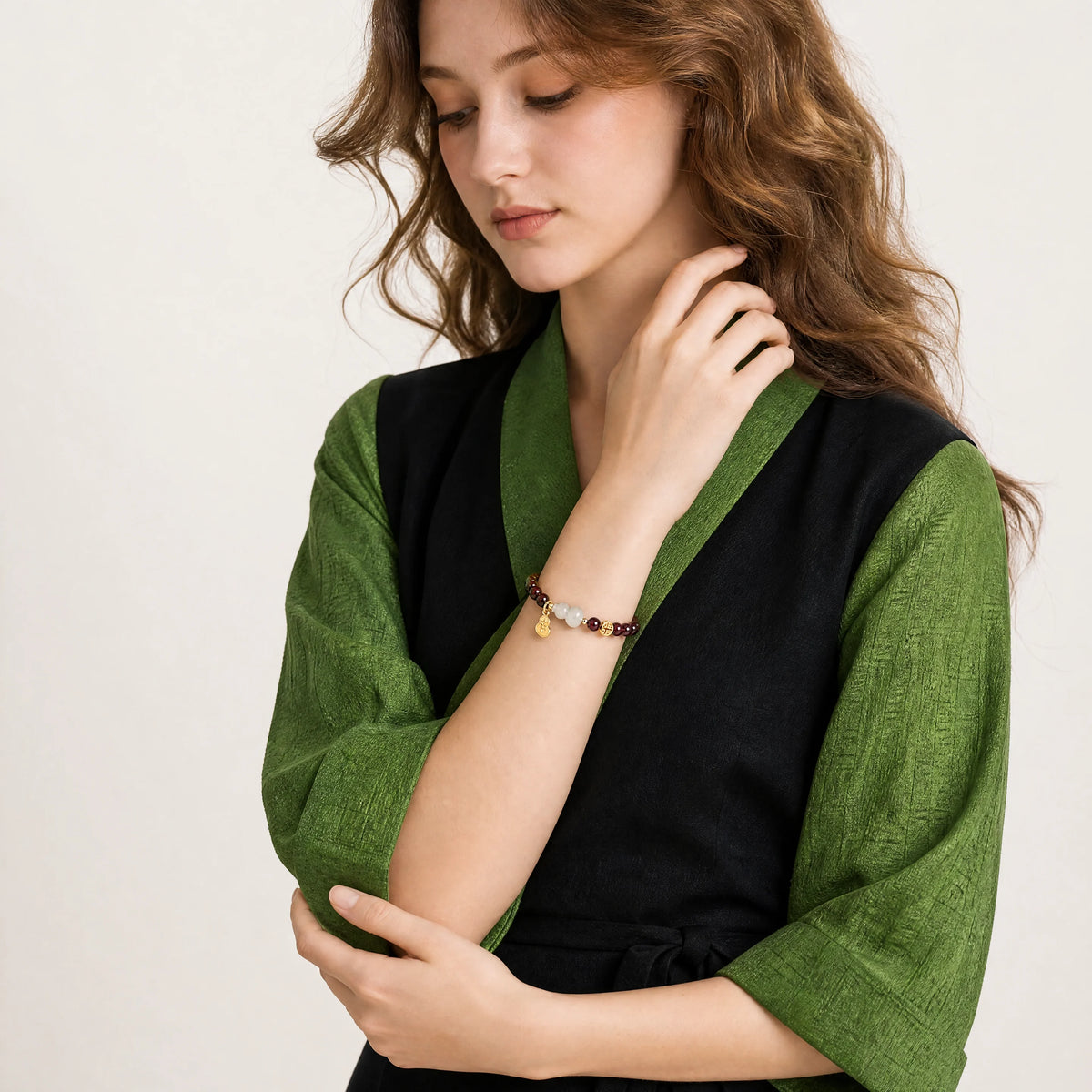 garnet-white-jade-gourd-bracelet-model-b-outfit-b-fashion-02